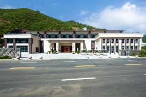 懋龙溪陵园接待服务中心